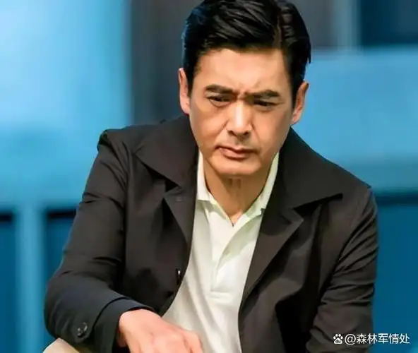 向华强说对了!不演戏就"消失"的周润发,已走上另一条大道