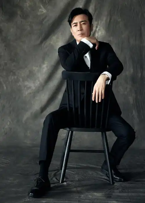 于和伟超话隽永格调,开启盛典帷幕.静候灯光,与群星共闪耀.