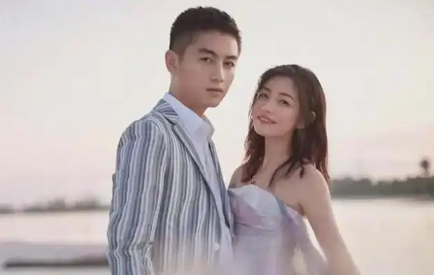 陈晓光头造型引热议,疑似与陈妍希感情生变,陈妍希生日陈晓缺席