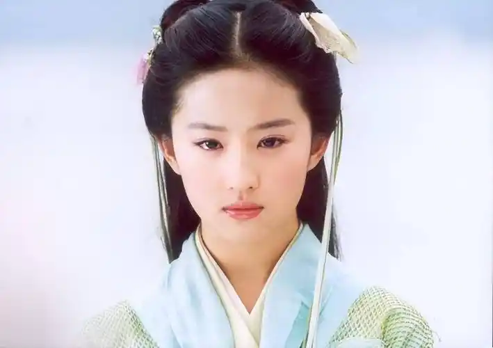 刘亦菲初中时期旧照曝光!身穿连衣裙清纯水灵_网友_白秀珠_评论