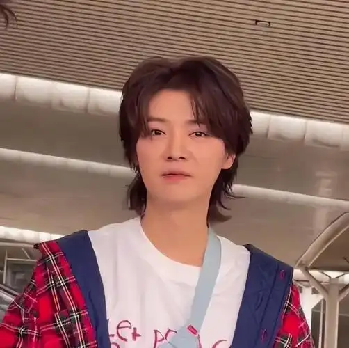 一张照片,戳穿了鹿晗的"尴尬",陈道明的话,总算有人信了!