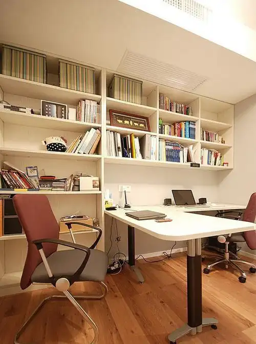 现代简约风格50㎡以下一室一厅书房装修效果图