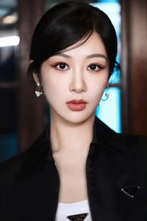 杨紫复古风大片 由内而外的素雅气质_满分_格调_阁楼