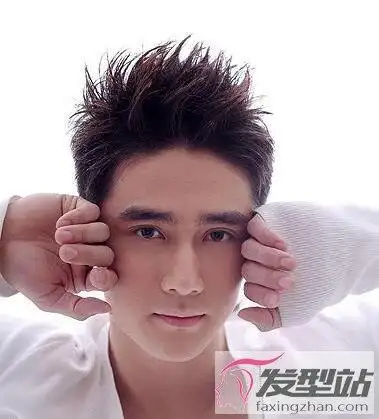 长毛寸两边推发型 轻松打造酷炫型男_发型站_最新流行发型设计发型