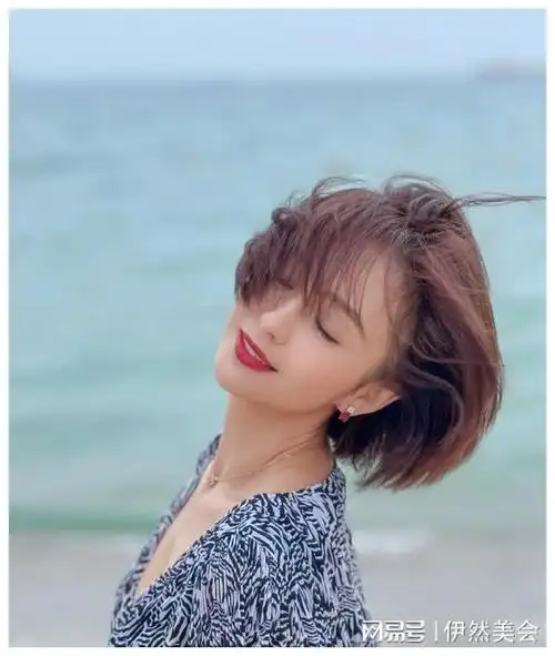 佟丽娅短发炸毛 自信又松弛 丫丫整个人气质都变了