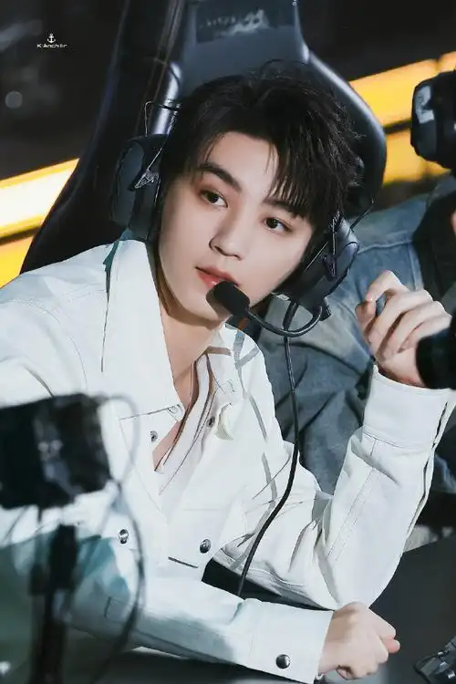 王俊凯成都人气##王俊凯英雄联盟中国区品牌代言人