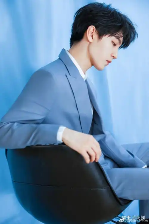 有没有王俊凯最近的神图呀想看他长大之后的样子