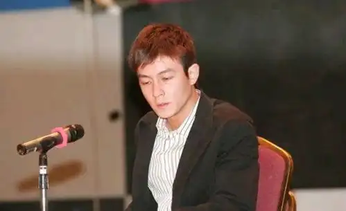 罗志祥欲开记者会效仿陈冠希?网友:他们不一样