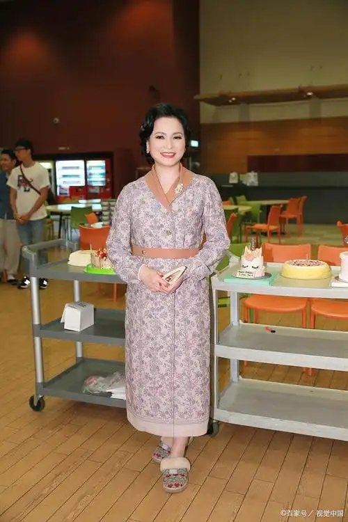 众所周知,樊亦敏是一位著名的影视演员,她曾与吴京传绯闻,因患病无法