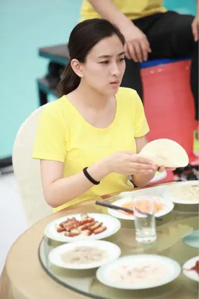 马苏《奔跑吧兄弟》变身马素贞 搭档李晨"秀恩爱"_综艺要闻_娱乐频道