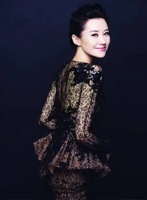 游荡在名导,演员,富商之间,只恋爱不结婚,许晴在追求什么?