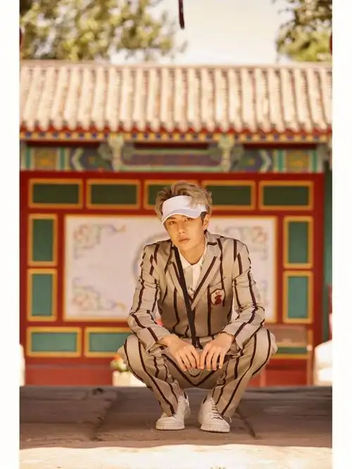 王一博芭莎男士