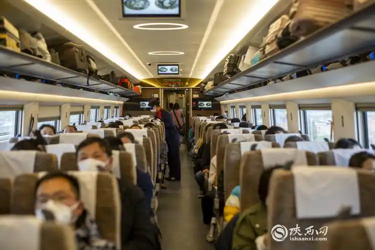 武汉重启|武汉至西安首趟高铁抵达