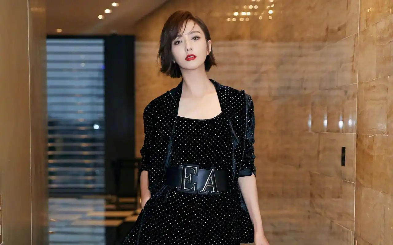 佟丽娅美艳性感高清桌面壁纸