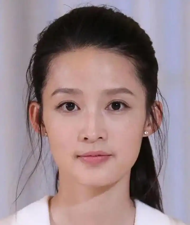 网友:不得不说,李沁这脸是真的好真实.
