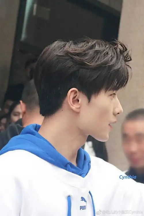 今天才突然发现原来杨洋的鼻子这么优越我真的实名羡慕了这可能变成了