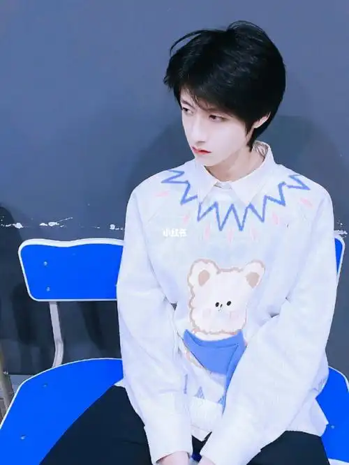 三代神颜朱朱包,陪他长大,入股不亏_朱志鑫_娱乐_明星