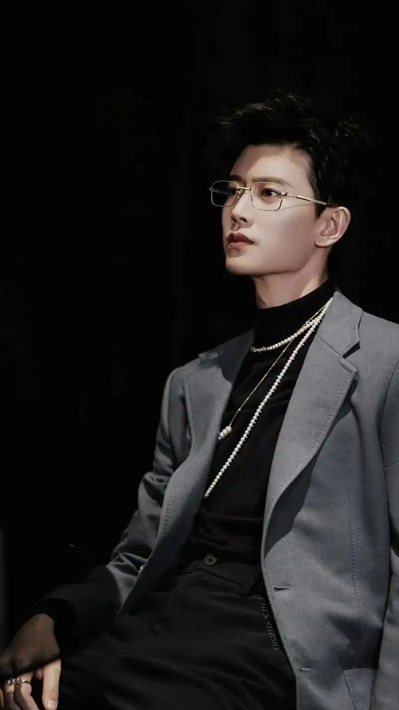 邪魅狂狷不好惹#任嘉伦 #霸道总裁 #这谁顶得住啊 - 抖音