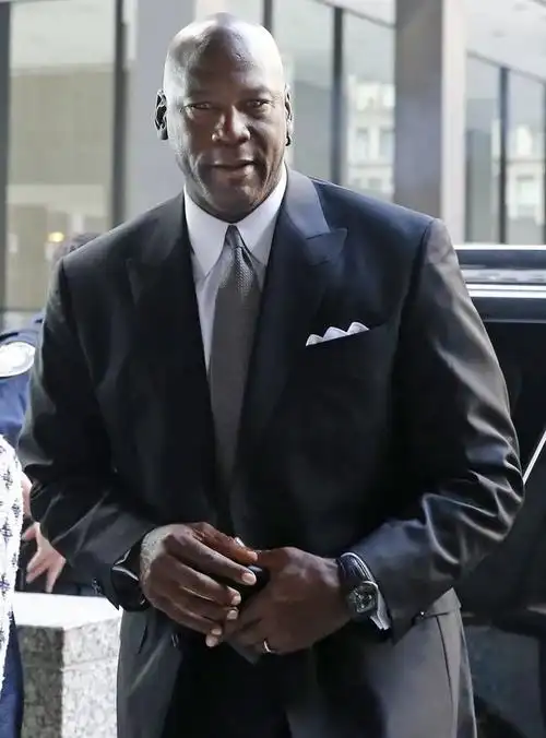 追thelastdance同时我们该如何审视乔丹的着装风格