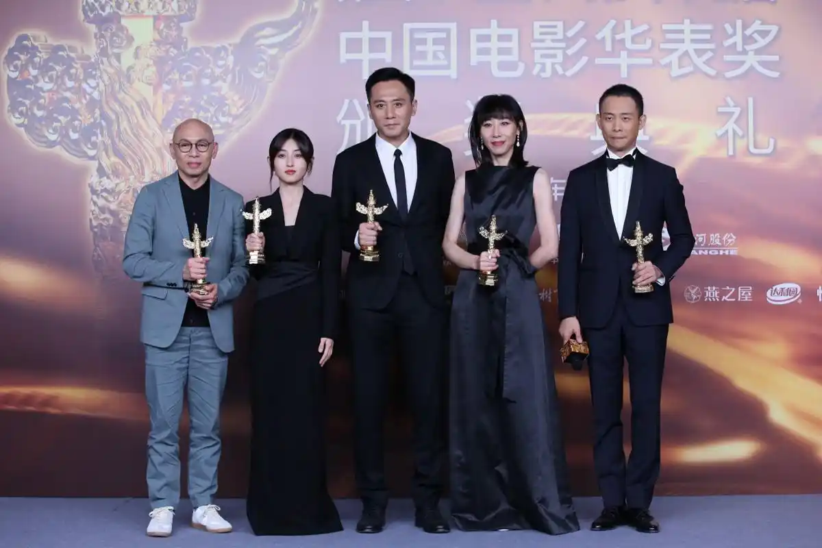 张子枫和刘烨同框,最萌身高差[嘻嘻]!