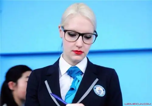 撒贝宁妻子的个人资料撒贝宁妻子李白是二婚前夫是他