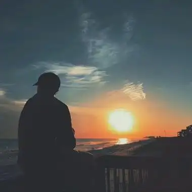 夕阳总是最美的风景!_男生头像_我要个性网