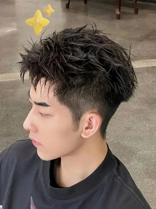 男士烫发|||当下最 的四款男生烫发你喜欢哪一款