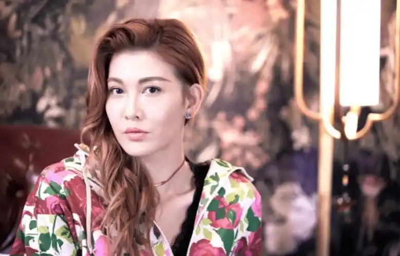 李彩桦自曝曾拒收一亿嫁豪门,靠努力成富婆,四处投资身家近两亿_内地