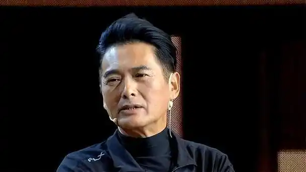 68岁周润发近照看着心酸手臂皮包骨全是疙瘩