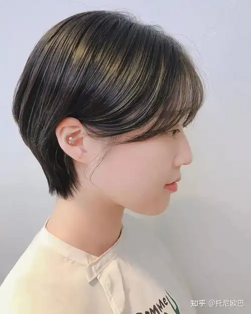 干练短发女职场生存法则必备短发精致又时尚