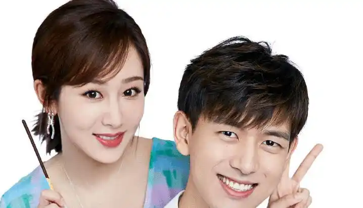 李现杨紫再次合作,官宣合影却让网友炸锅:杨紫指甲有淤血?