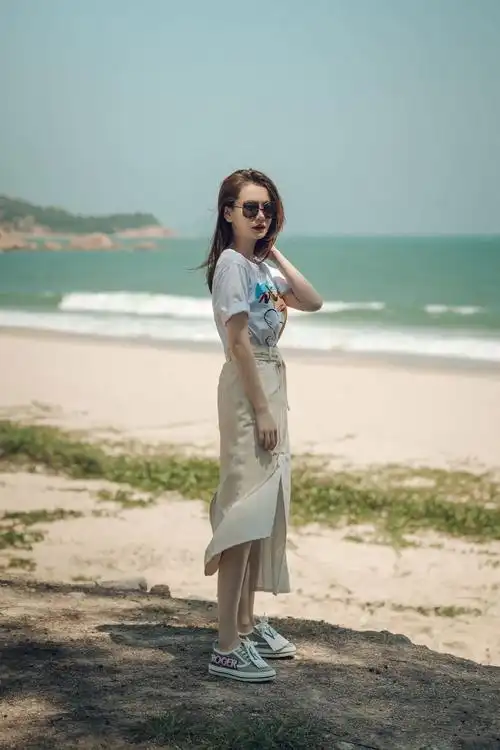 戚薇印花t恤海边写真图片25