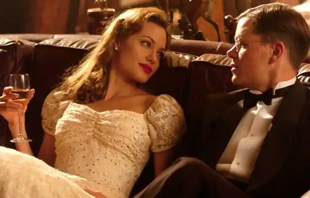 好莱坞曾切过乳的性感女星朱莉为艺术献身的r级名场面电影(下)