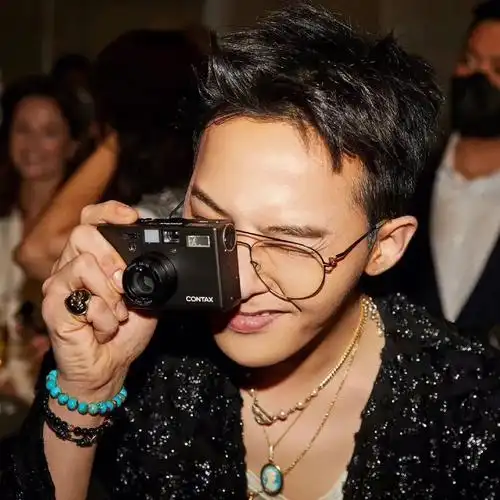 哥好像知道他很帅权志龙ig更新