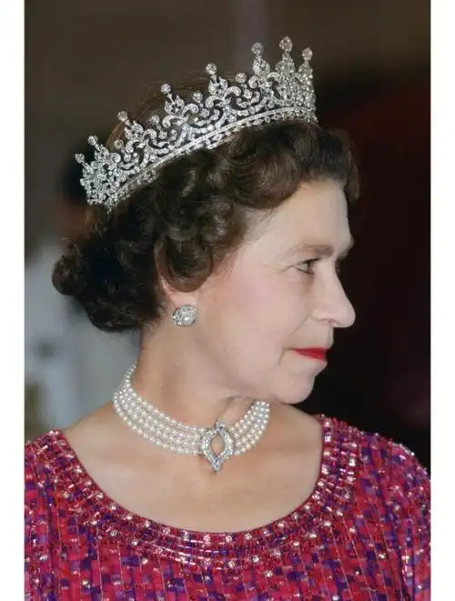 英国王室三代佩戴的珍珠项链