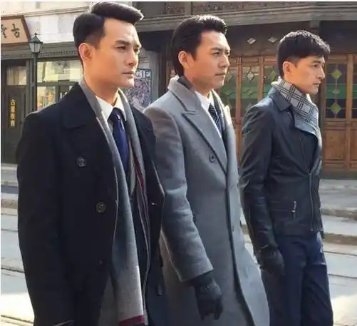 这个帅气考官是胡歌吗