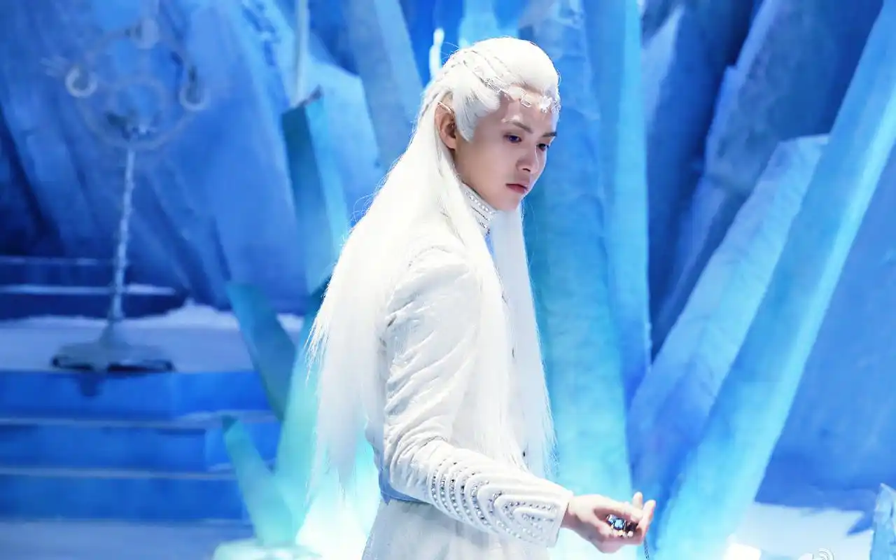 一曲《该死的温柔》让我们认识了这个眼神天真,善良