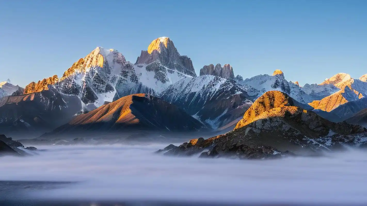 高山壁纸🏔️,雄伟山脉的震撼美感