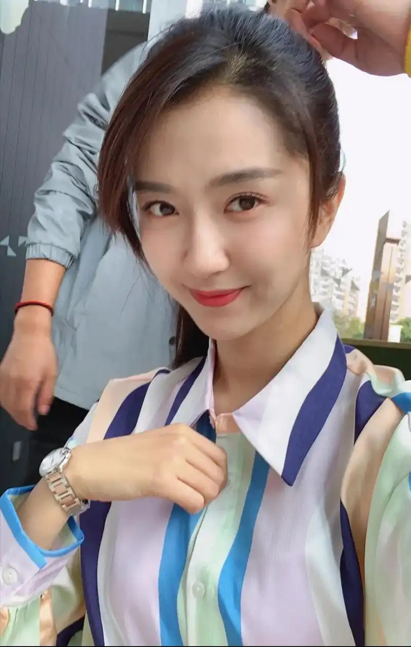 许龄月清纯靓丽写真网友可爱俏皮