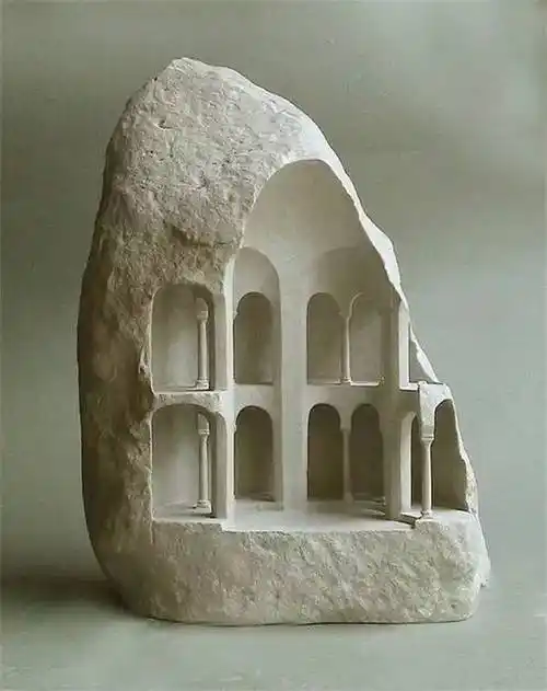 他硬生生把一块石头刻成了这样