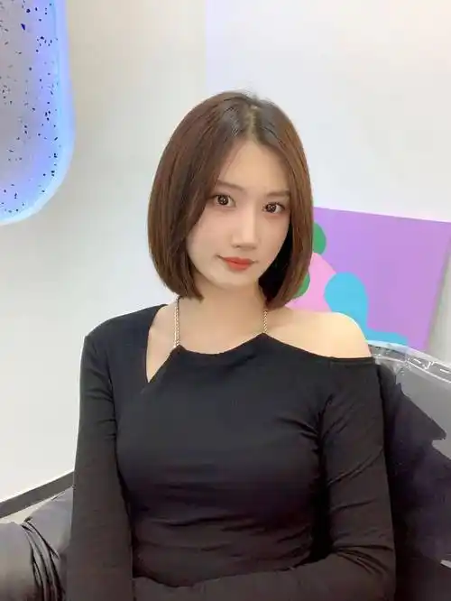 2 0 2 3 "新款波波头" 减龄免打理,好看到爆!_发型_女生_短发