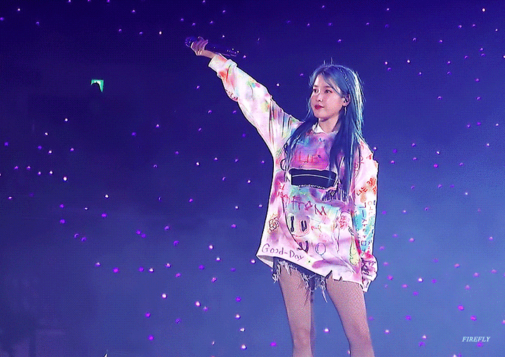 iu《love poem》演唱会dvd h榜销量累计突破15000张……solo歌手最高