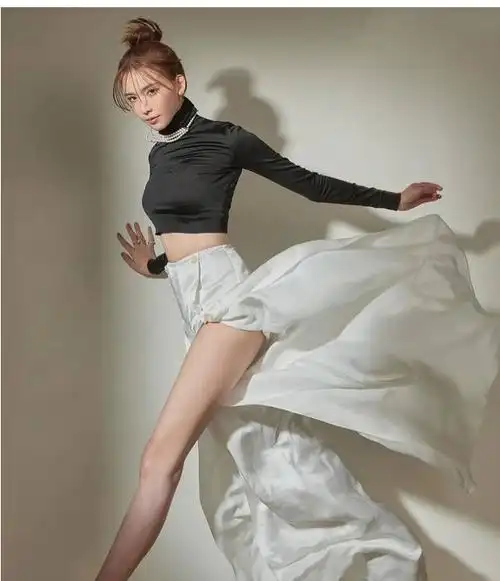 原创林志玲晒出写真照大长腿格外抢眼国民女神美貌依旧