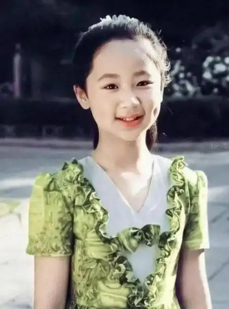 在这段困难时期,杨紫并未灰心,而是主动控制饮食,保持体重,坚持锻炼以