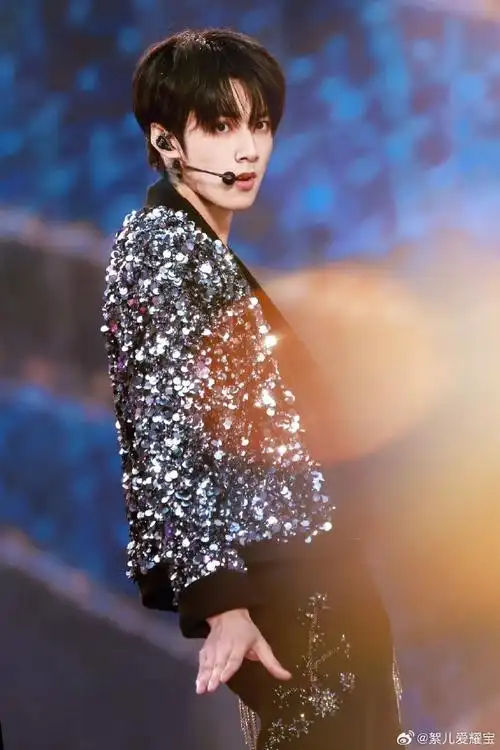 时代少年团重庆演唱会专辑##刘耀文楼间楼演唱会