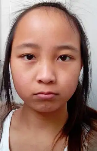 我的同事们都打击我的皮肤黑,不留刘海更难看,跪求亲们指点迷津,我