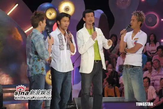 组图郑少秋谢霆锋李克勤等出席残酷一叮