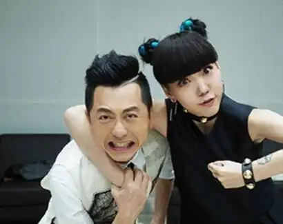 图庾澄庆吴莫愁公布恋情秘密同居恋情被曝光