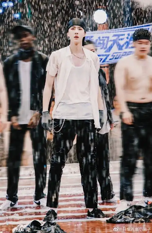 王一博这就是水舞台吗这踏马是水浒传吧