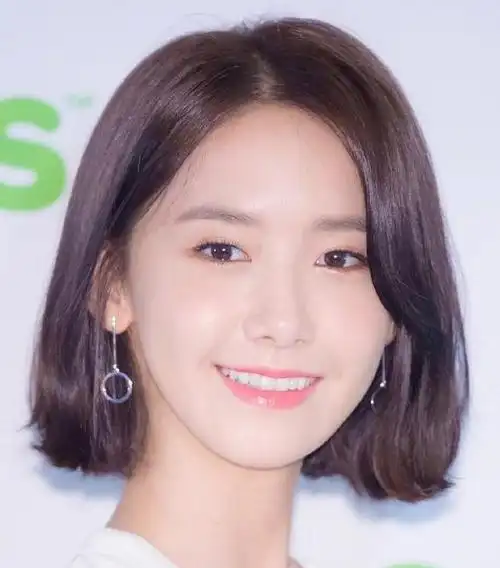 林允儿短发美照,最后那一笑感觉世界都明亮了